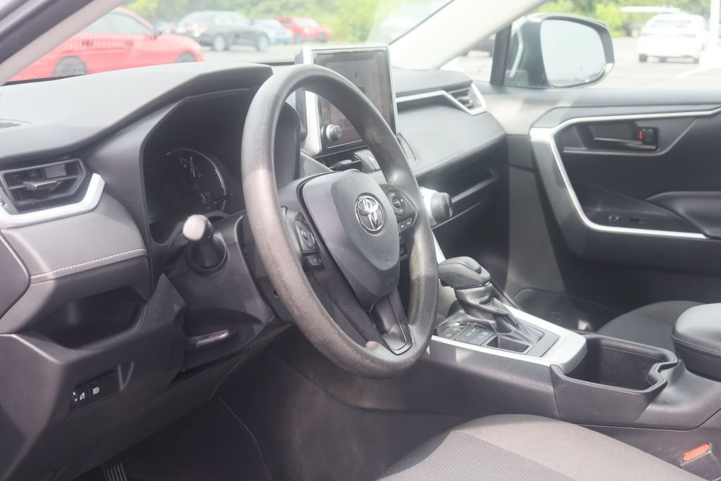 Used 2023 Toyota RAV4 LE AWD/4WD image 13