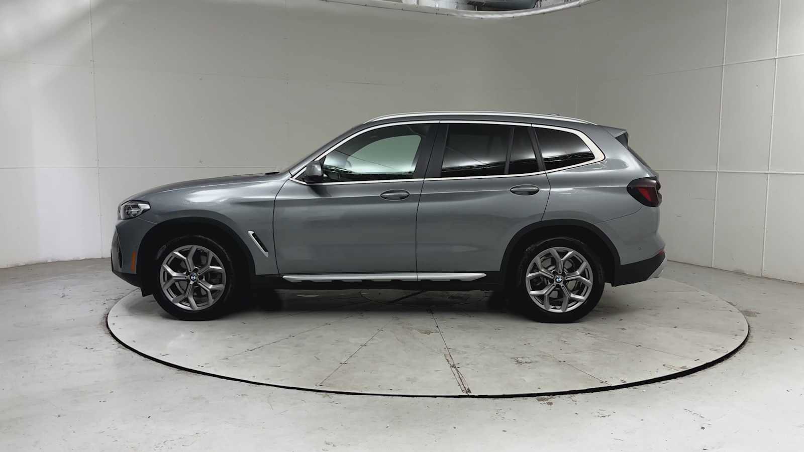 Used 2023 BMW X3 xDrive30i w/ Premium Package AWD/4WD image 8