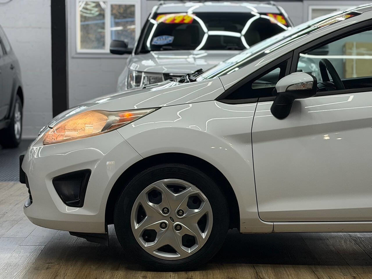 Used 2013 Ford Fiesta SE FWD image 9