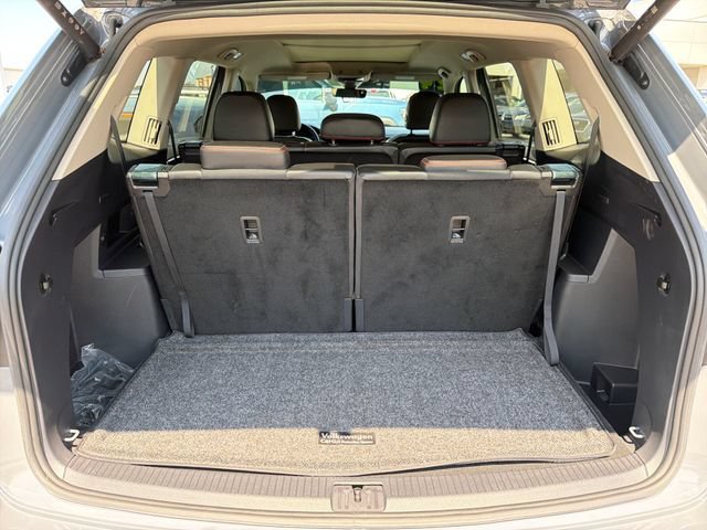 Used 2024 Volkswagen Atlas Peak Edition SE AWD/4WD image 29