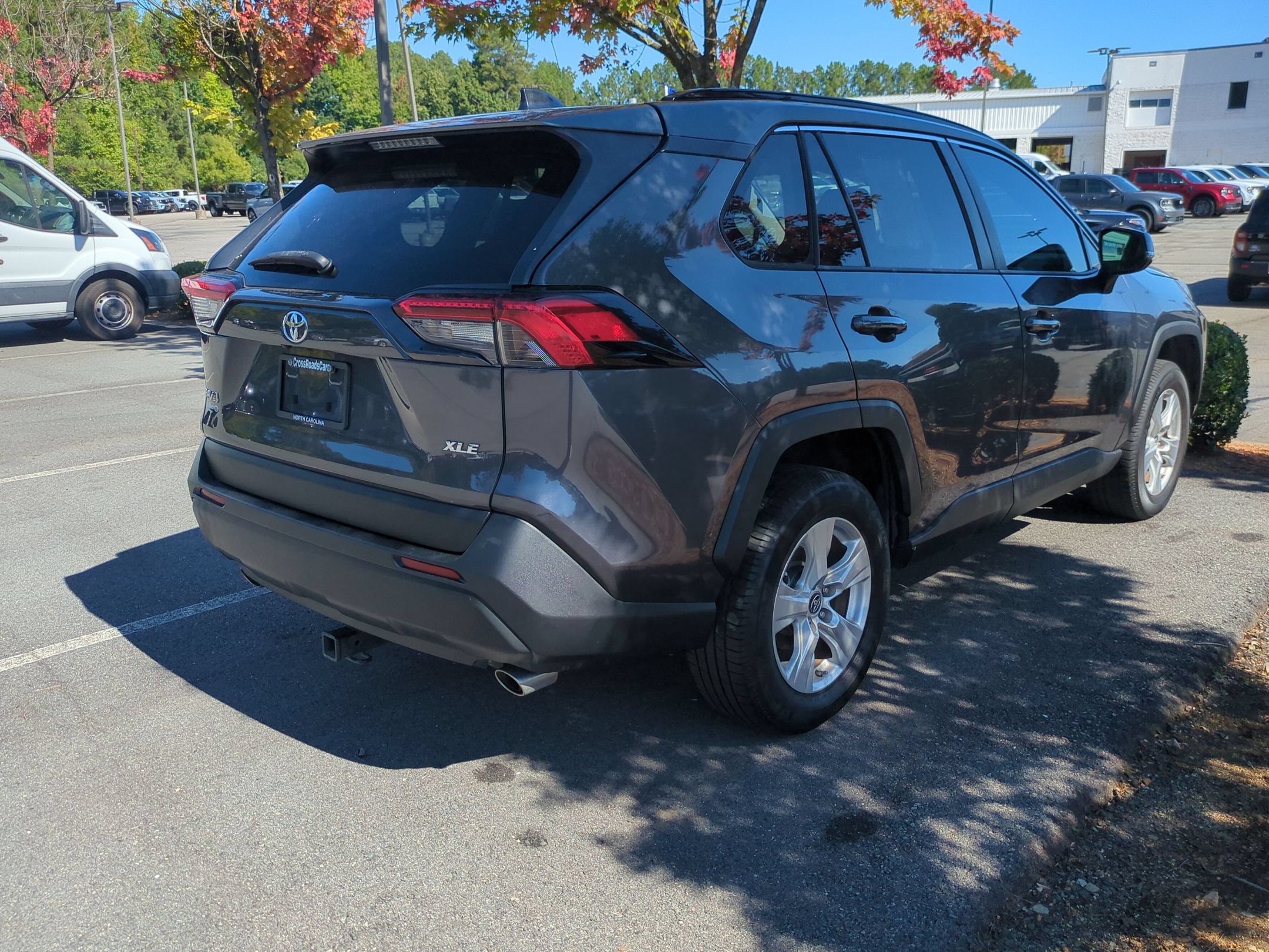 Used 2019 Toyota RAV4 XLE FWD image 3