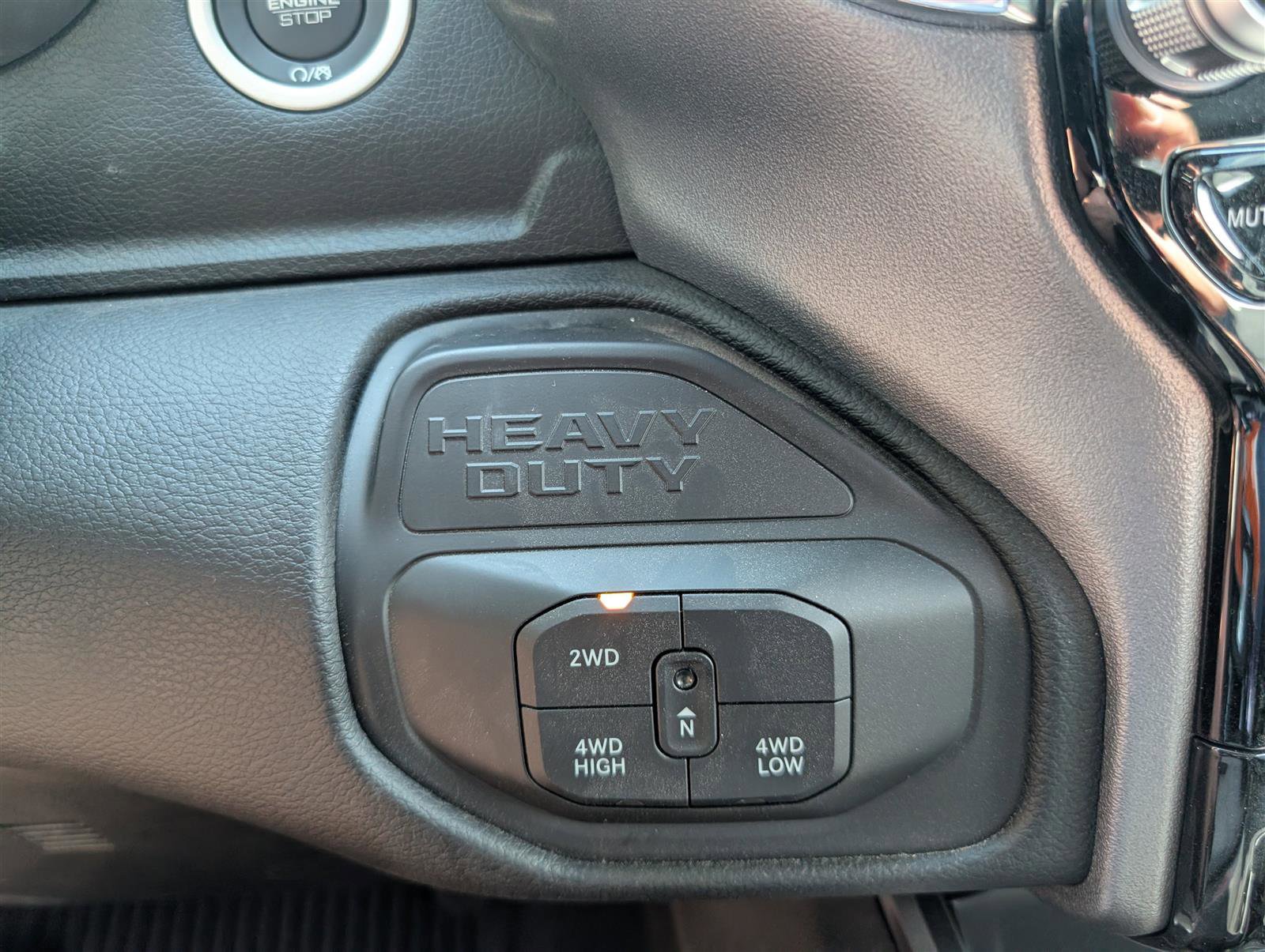 New 2025 RAM 2500 Laramie AWD/4WD image 21