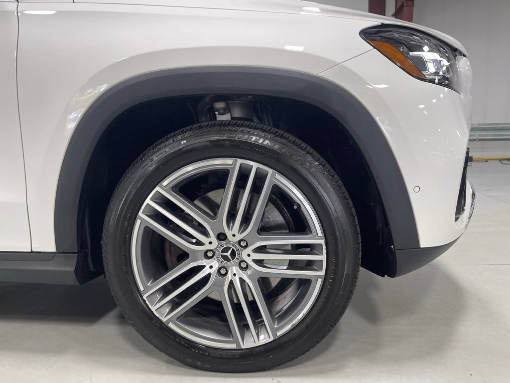 Used 2024 Mercedes-Benz GLS 450 4MATIC image 16