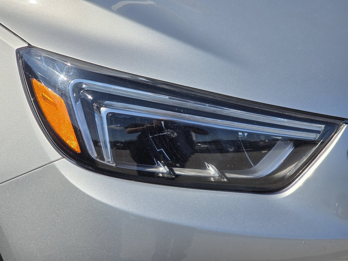 Used 2019 Buick Encore Essence FWD image 10