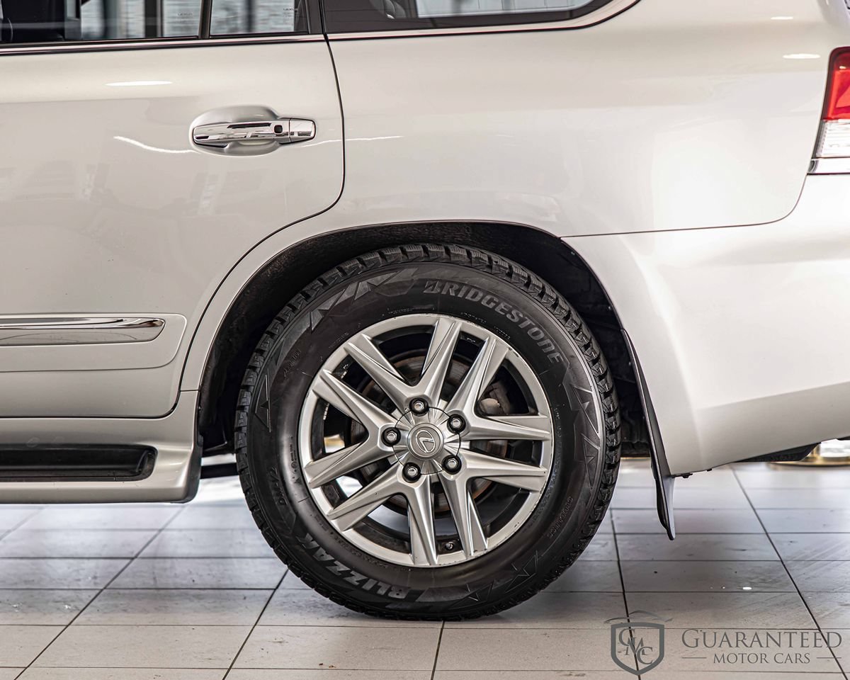 Used 2015 Lexus LX 570 4WD w/ Luxury Package image 8