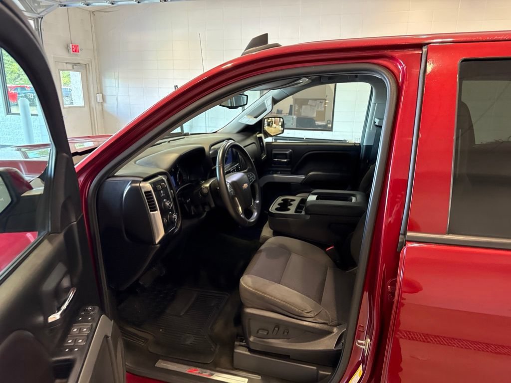 Used 2018 Chevrolet Silverado 1500 LT w/ All Star Edition AWD/4WD image 22