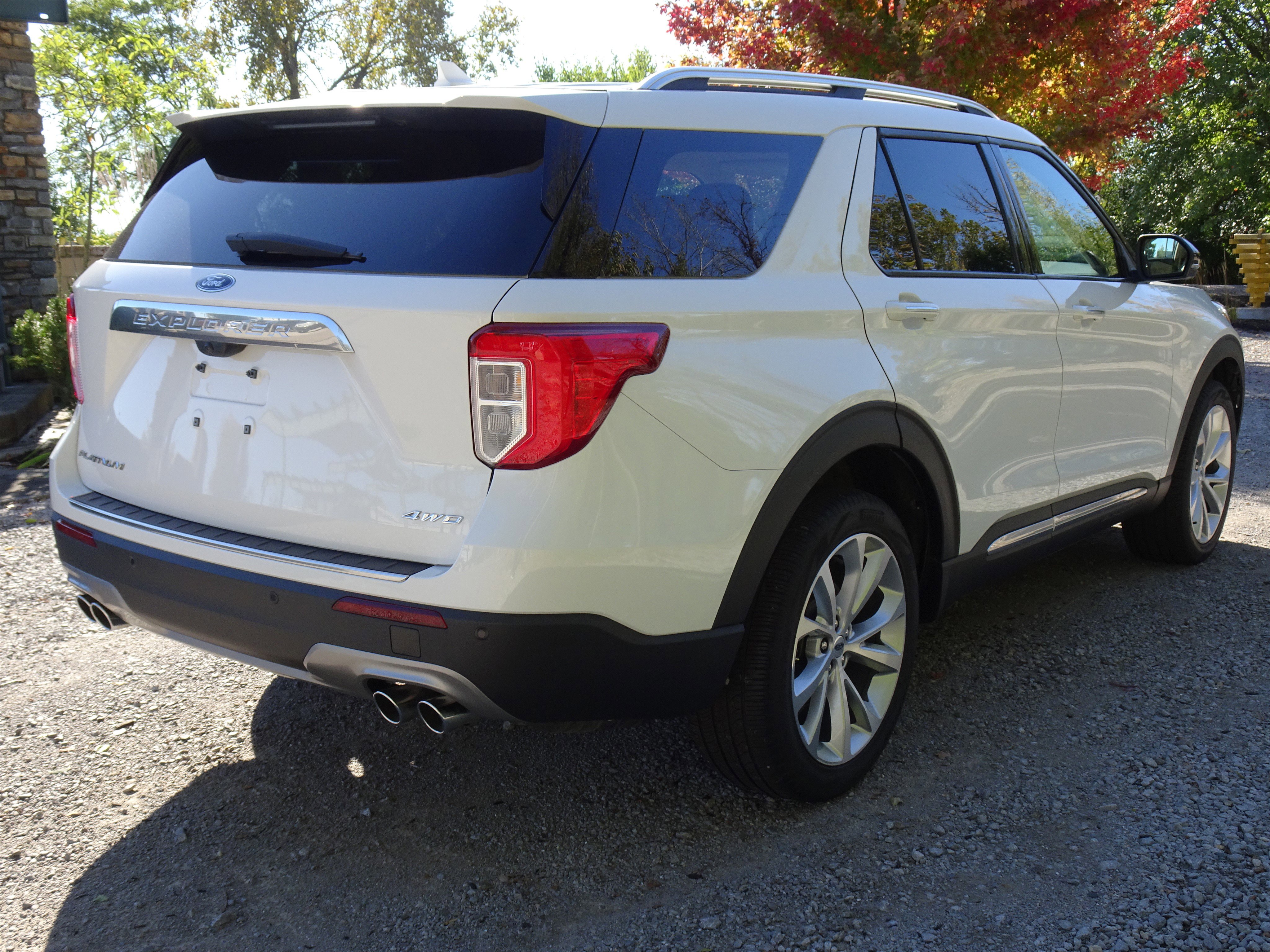 Used 2023 Ford Explorer Platinum w/ Equipment Group 601A image 9