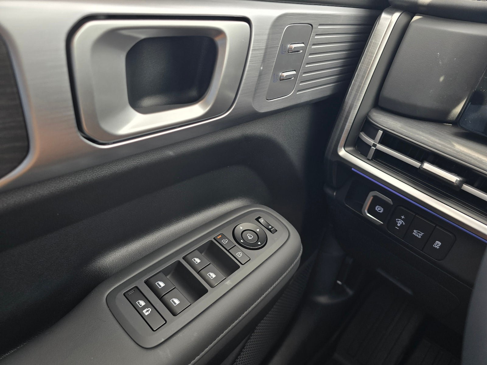 New 2026 Hyundai Santa Fe Limited FWD image 22