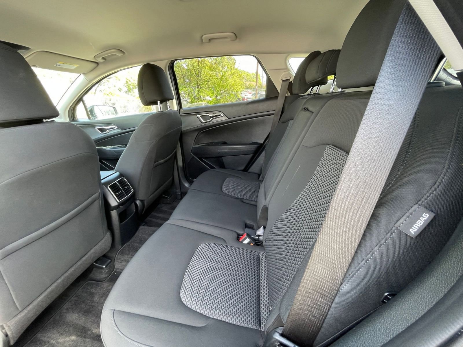 Used 2025 Kia Sportage LX FWD image 24