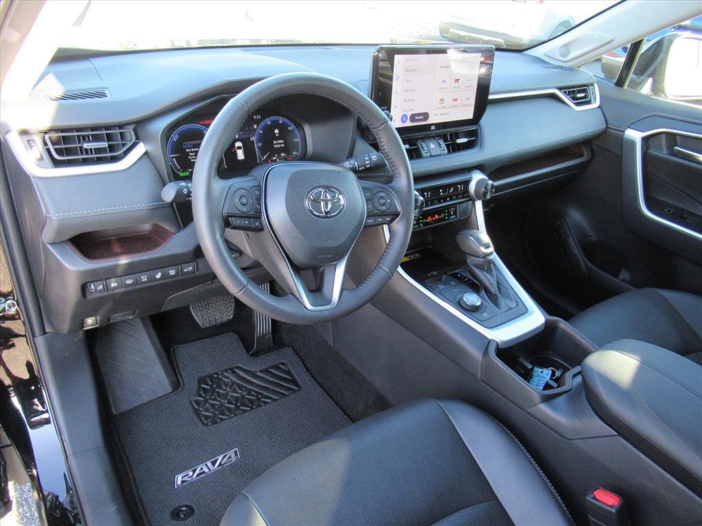 Used 2024 Toyota RAV4 Limited image 16