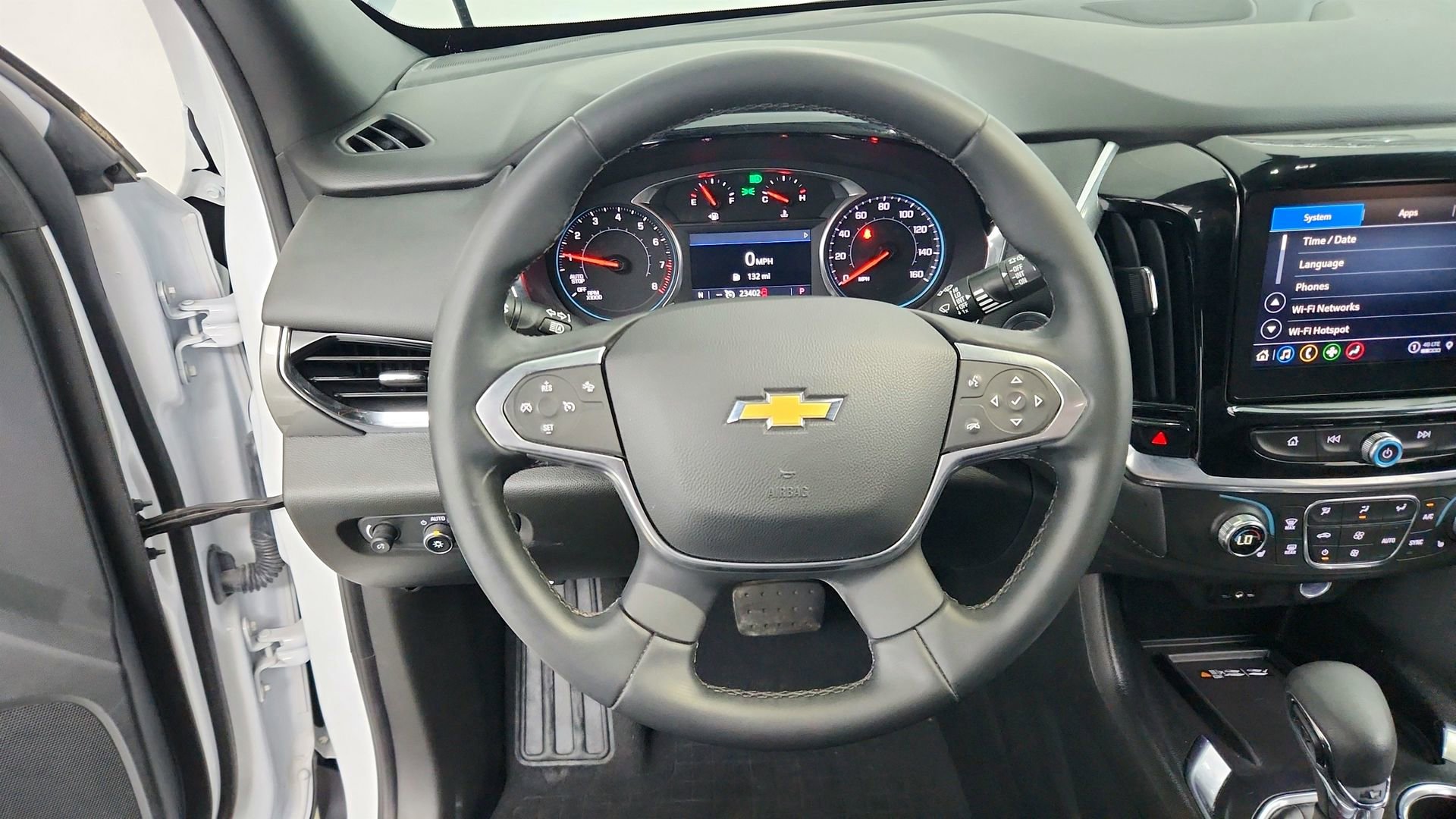 Used 2023 Chevrolet Traverse LT FWD image 19