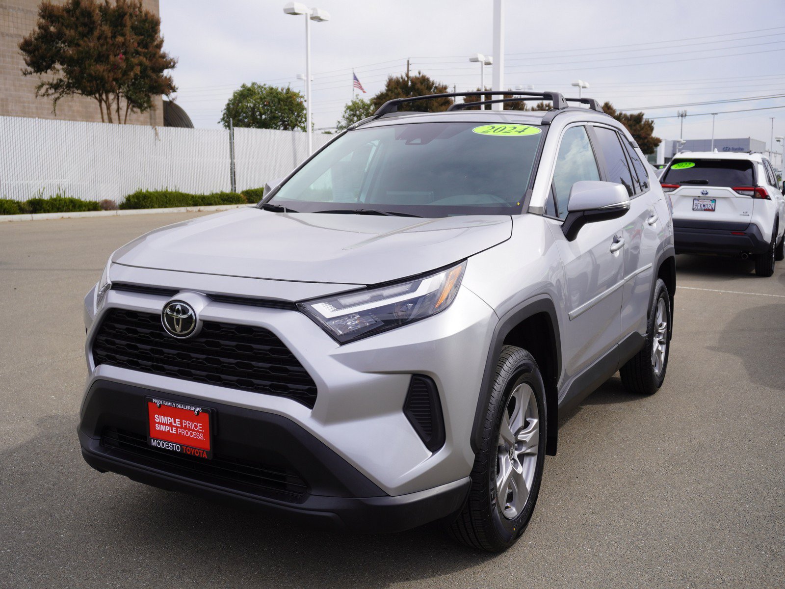 Used 2024 Toyota RAV4 XLE w/ Convenience Package FWD image 5