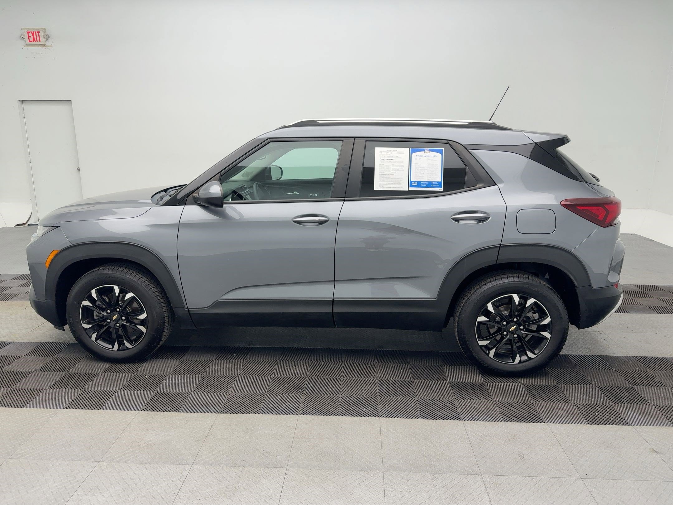 Certified 2022 Chevrolet TrailBlazer LT w/ Convenience Package image 2