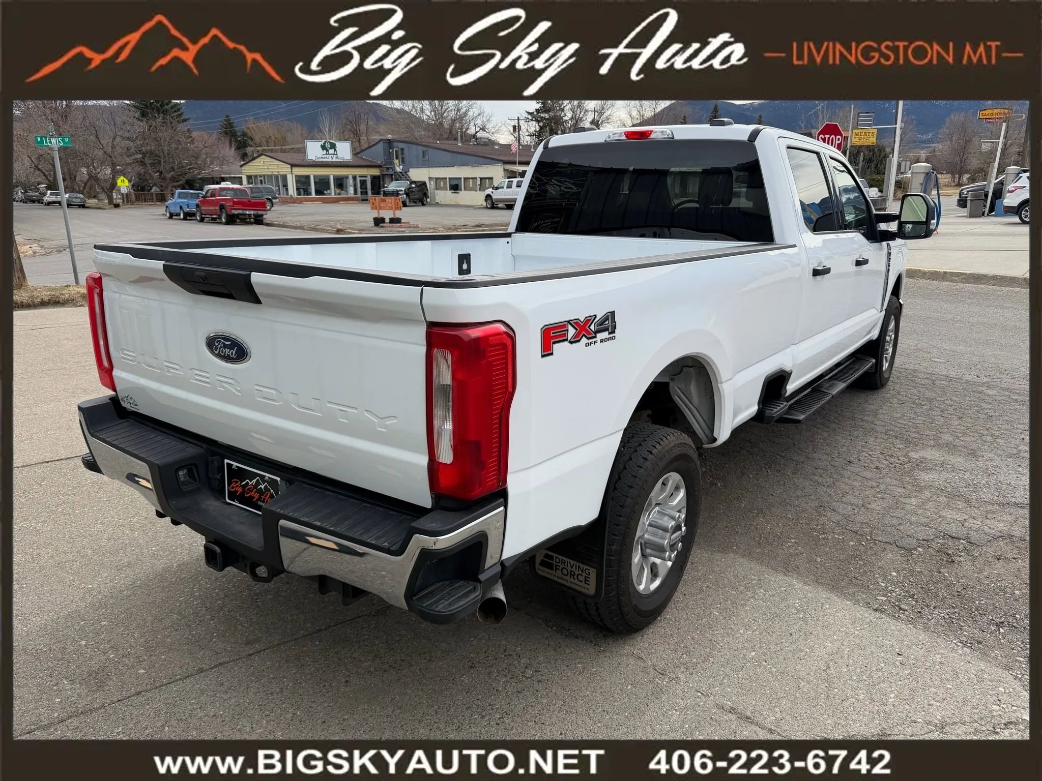 Used 2023 Ford F250 XLT w/ FX4 Off-Road Package image 7