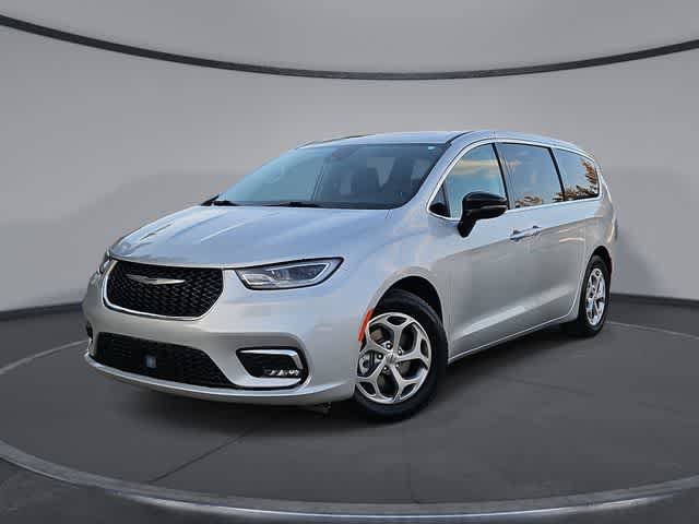 Used 2024 Chrysler Pacifica Limited FWD image 1
