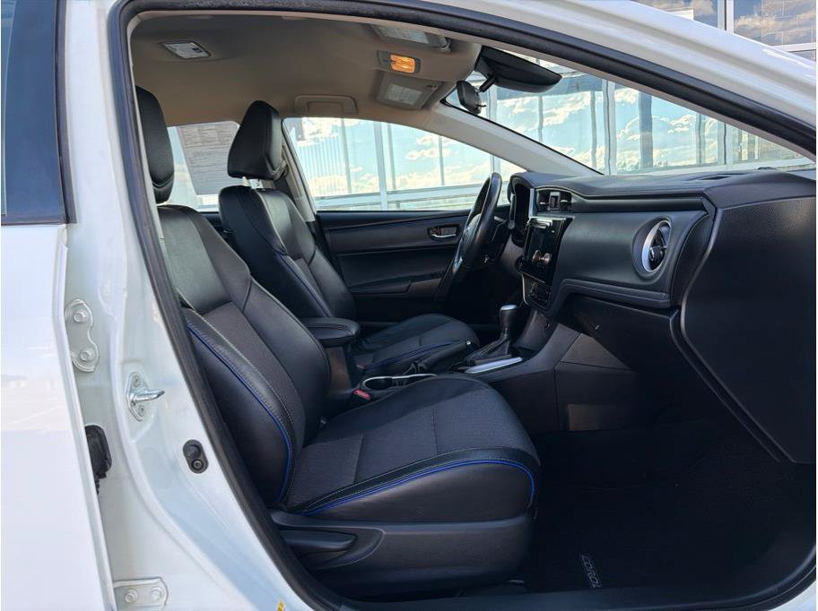Used 2017 Toyota Corolla SE FWD image 18