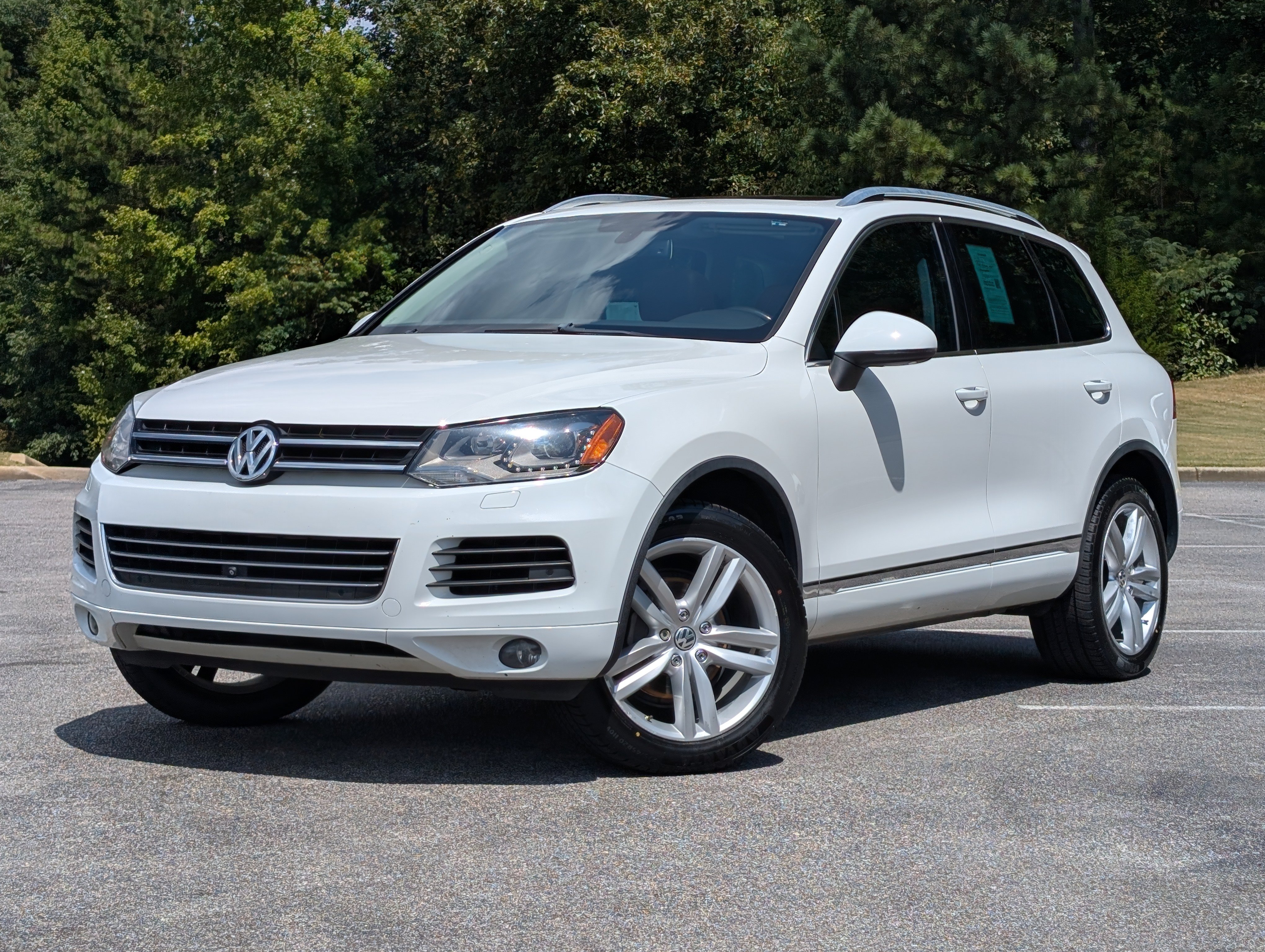 Used 2014 Volkswagen Touareg Executive AWD/4WD image 4