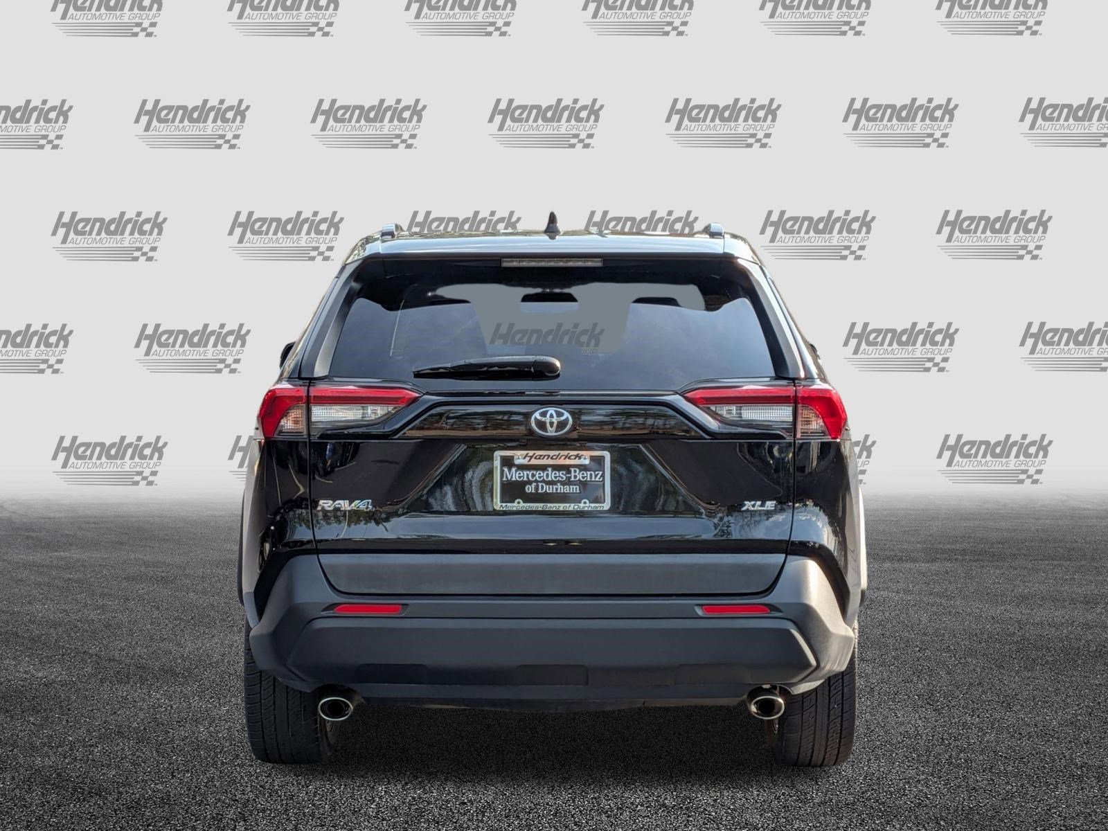 Used 2020 Toyota RAV4 XLE Premium image 9