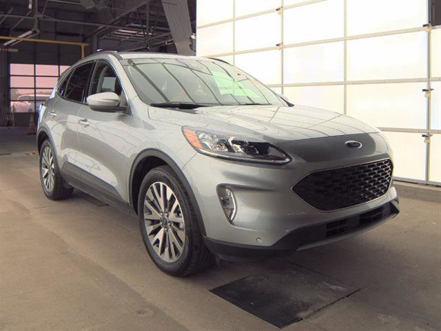 Certified 2022 Ford Escape Titanium w/ Class II Trailer Tow Package image 9