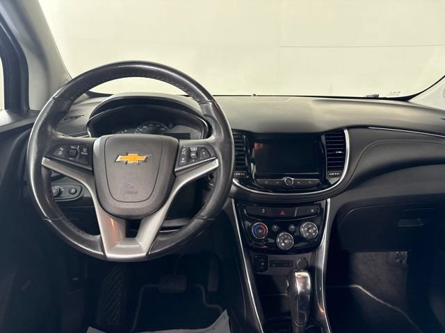 Used 2018 Chevrolet Trax Premier w/ Midnight Edition FWD image 27