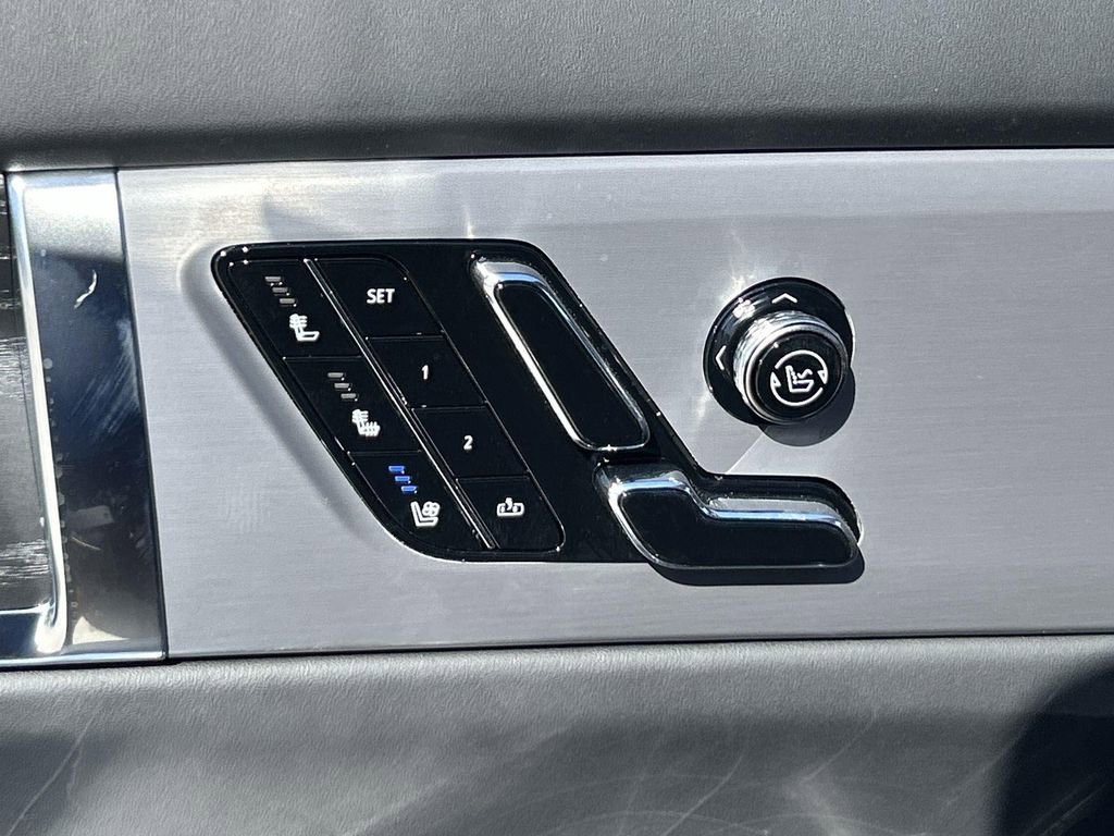 New 2026 Cadillac Vistiq Platinum image 24