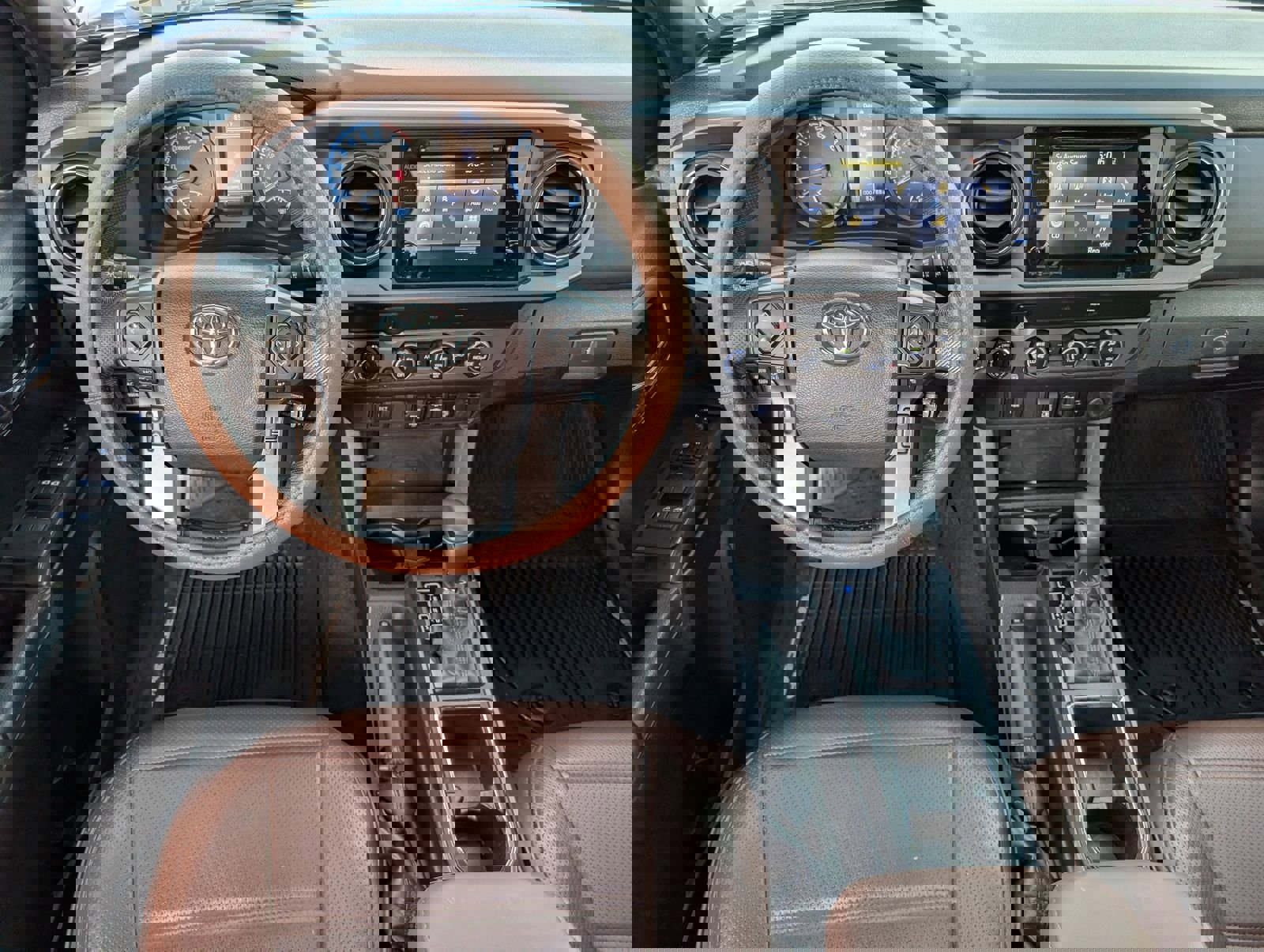 Used 2019 Toyota Tacoma TRD Sport AWD/4WD image 6