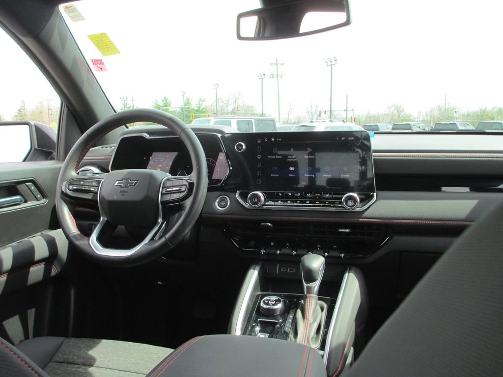 Used 2024 Chevrolet Colorado Z71 w/ Z71 Convenience Package 2 image 25