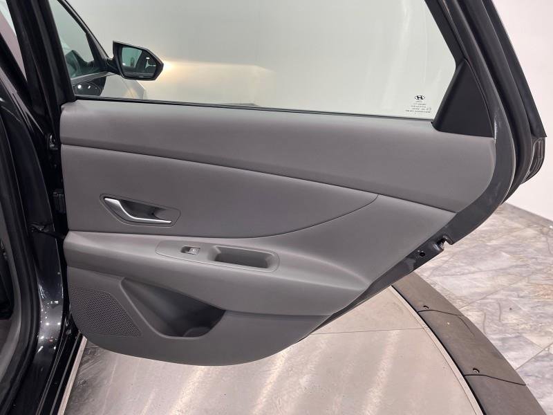 Used 2021 Hyundai Elantra SEL w/ Cargo Package image 38