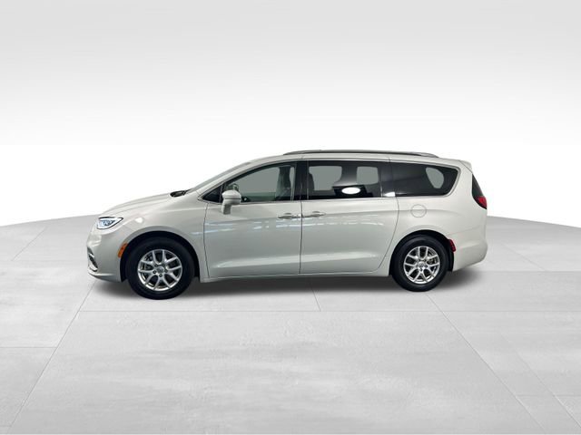 Used 2021 Chrysler Pacifica Touring-L image 3