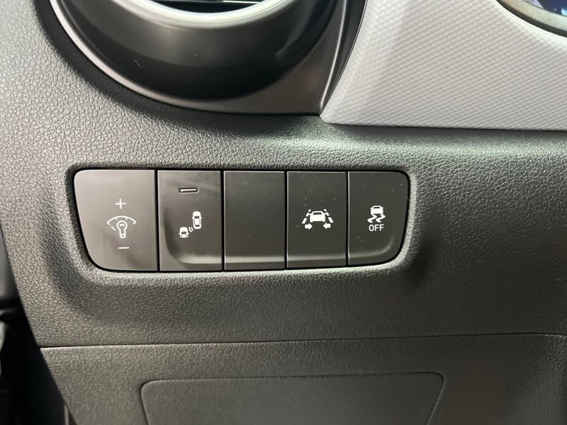 Used 2018 Hyundai Kona SEL w/ SEL Tech Package 02 FWD image 21