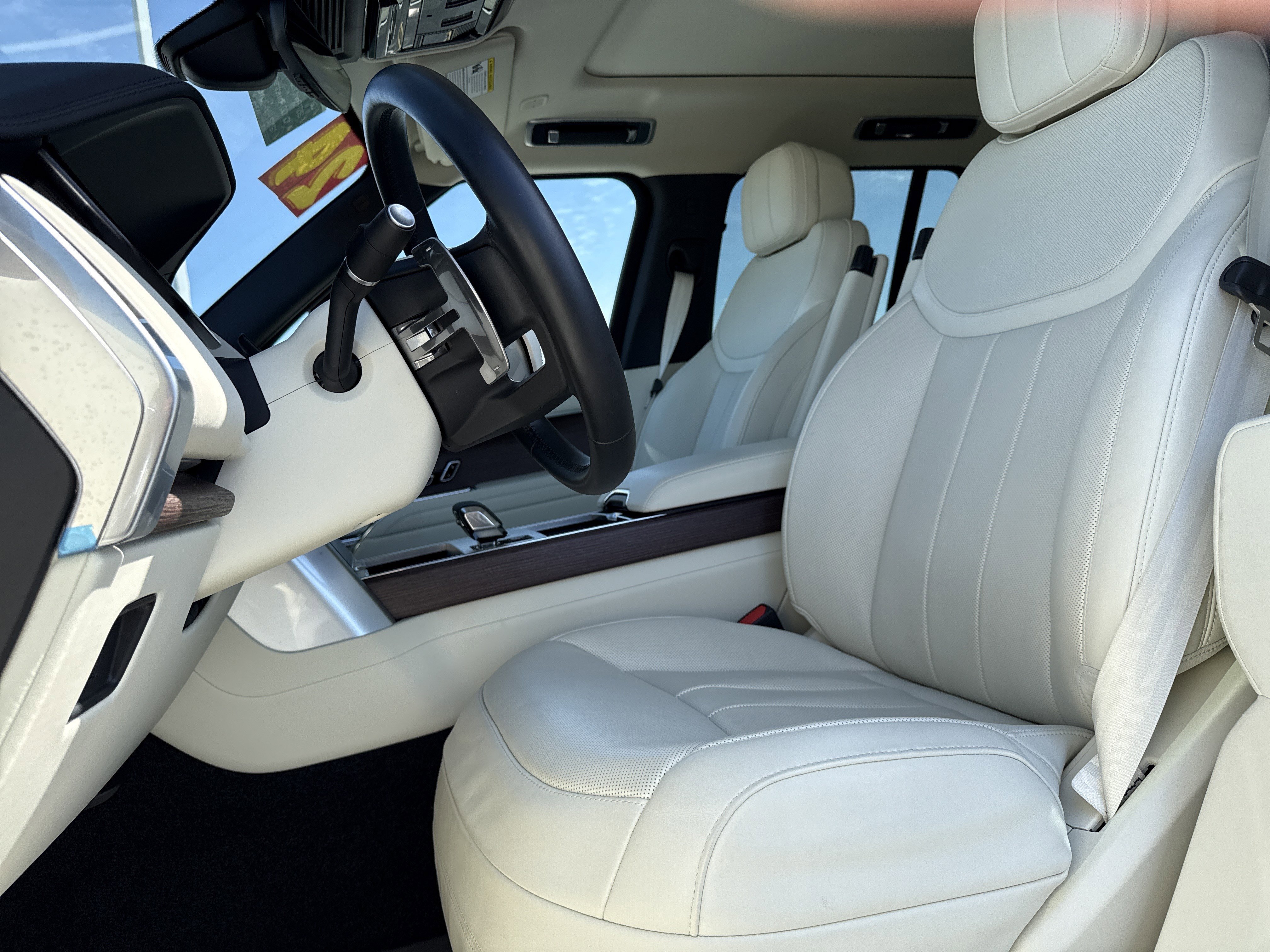 Used 2024 Land Rover Range Rover SE image 22