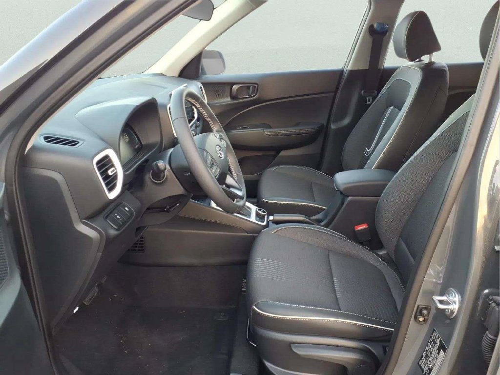 New 2026 Hyundai Venue SEL FWD image 14