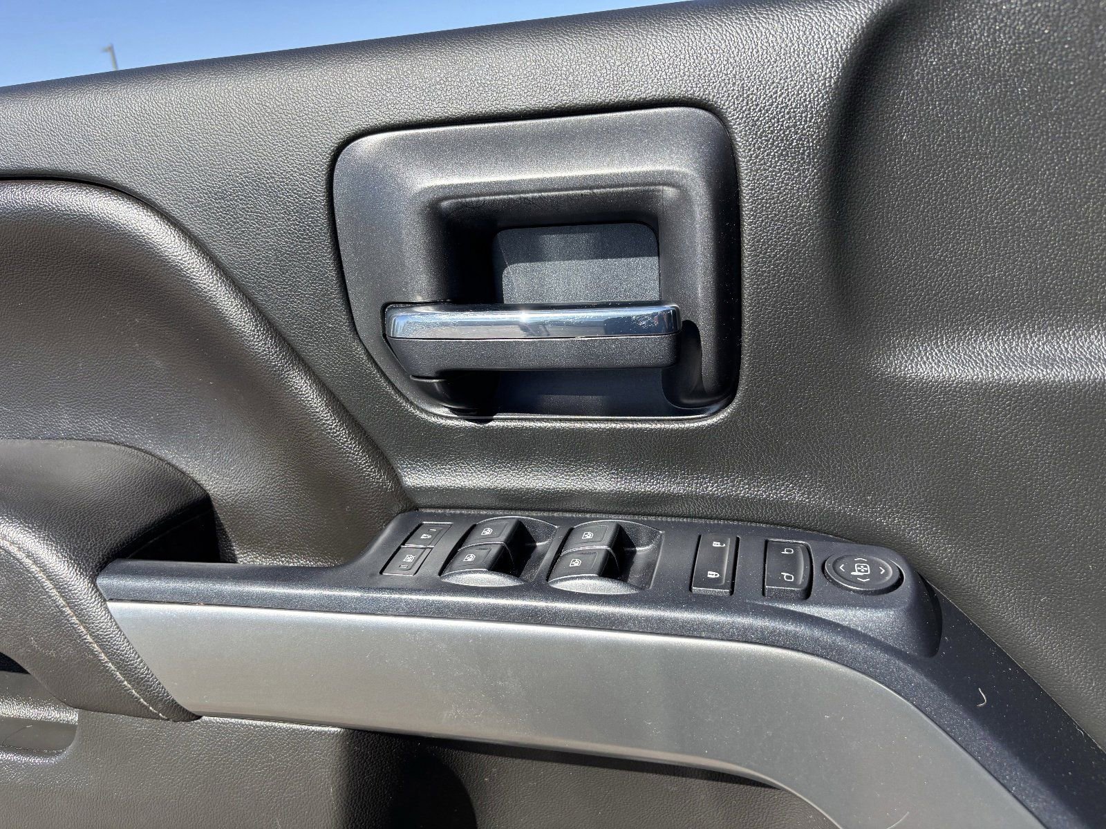 Used 2018 Chevrolet Silverado 1500 LT w/ All Star Edition RWD image 21
