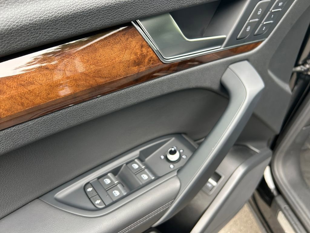 Used 2020 Audi Q5 2.0T Premium Plus w/ Premium Plus Package image 23