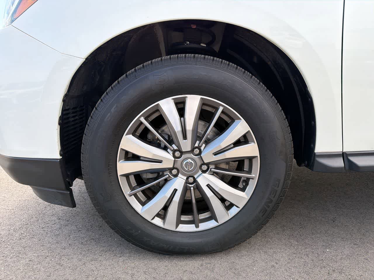 Used 2019 Nissan Pathfinder SL AWD/4WD image 19