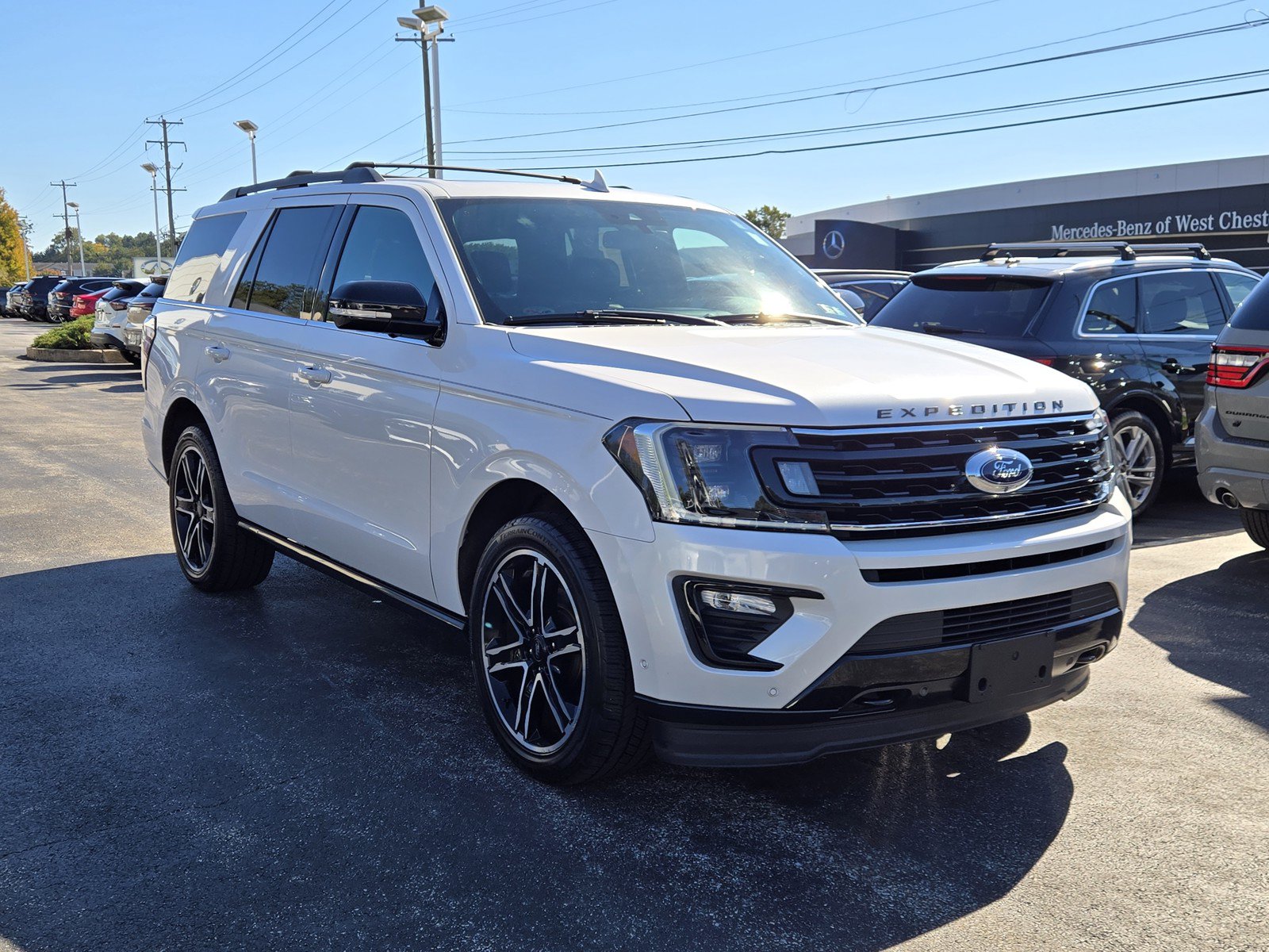 Used 2019 Ford Expedition Limited w/ Equipment Group 303A AWD/4WD image 2