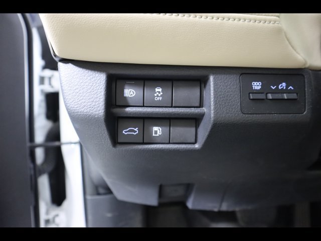 Used 2020 Toyota Avalon XLE w/ Moonroof Package FWD image 45