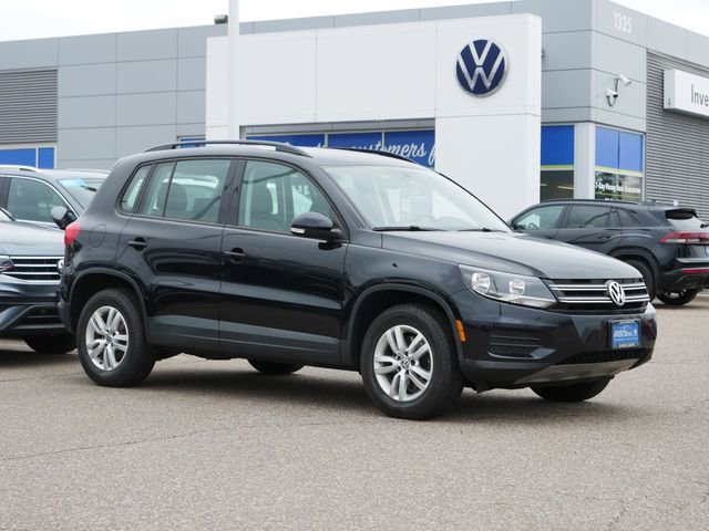 Used 2017 Volkswagen Tiguan S image 1