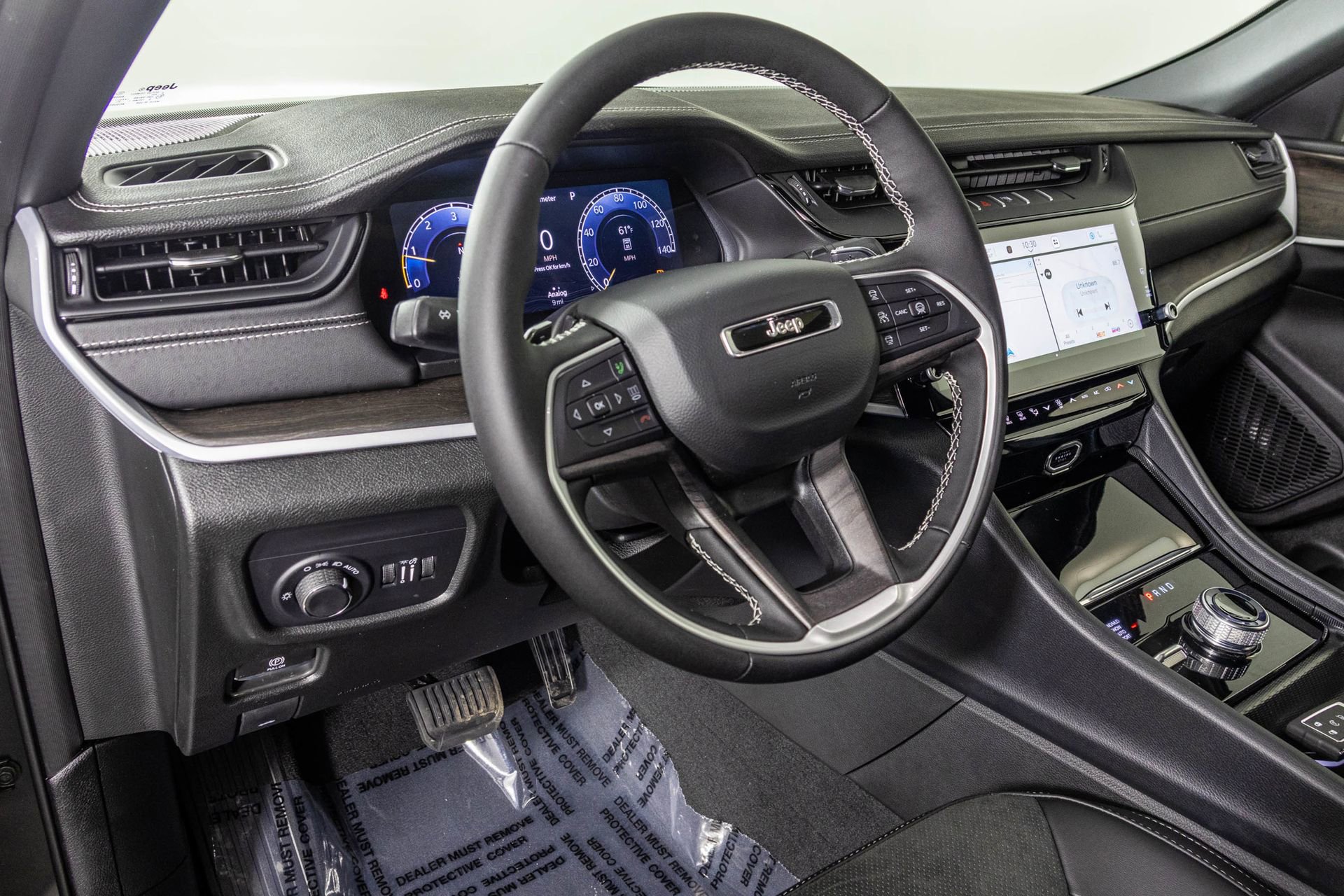 New 2026 Jeep Grand Cherokee Altitude image 4