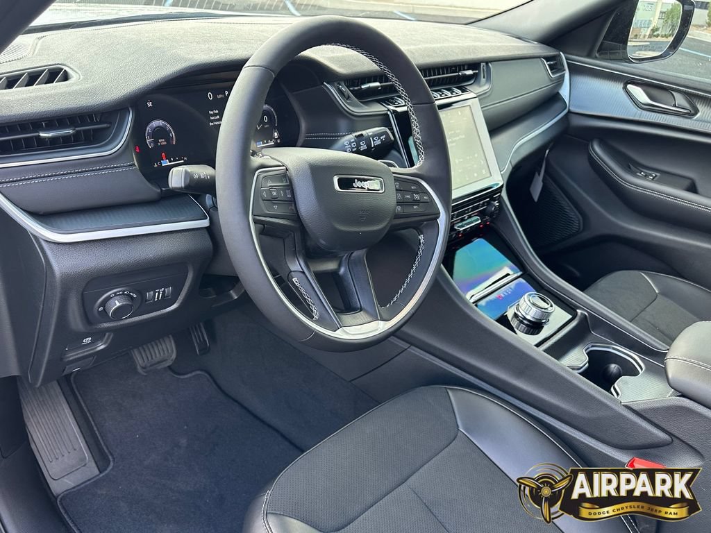 New 2025 Jeep Grand Cherokee L Altitude AWD/4WD image 16