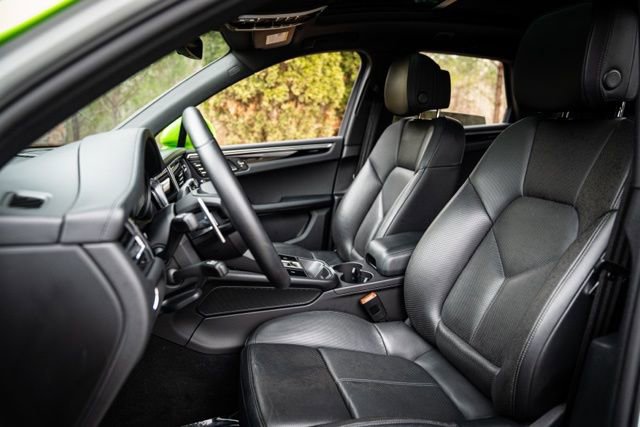 Used 2022 Porsche Macan S w/ Premium Package Plus image 38