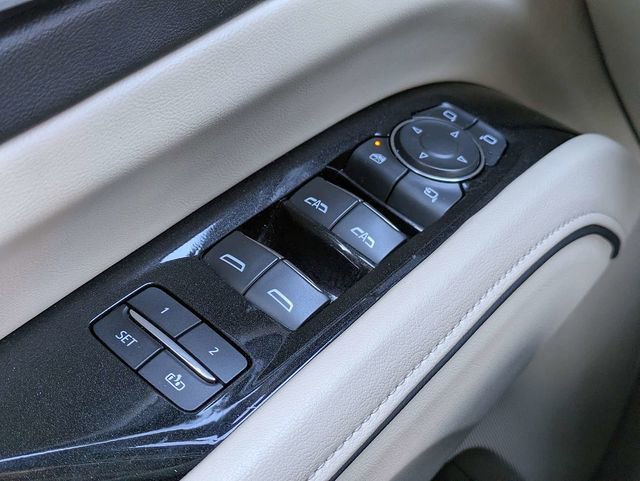 Used 2023 Cadillac Escalade ESV Premium Luxury AWD/4WD image 27