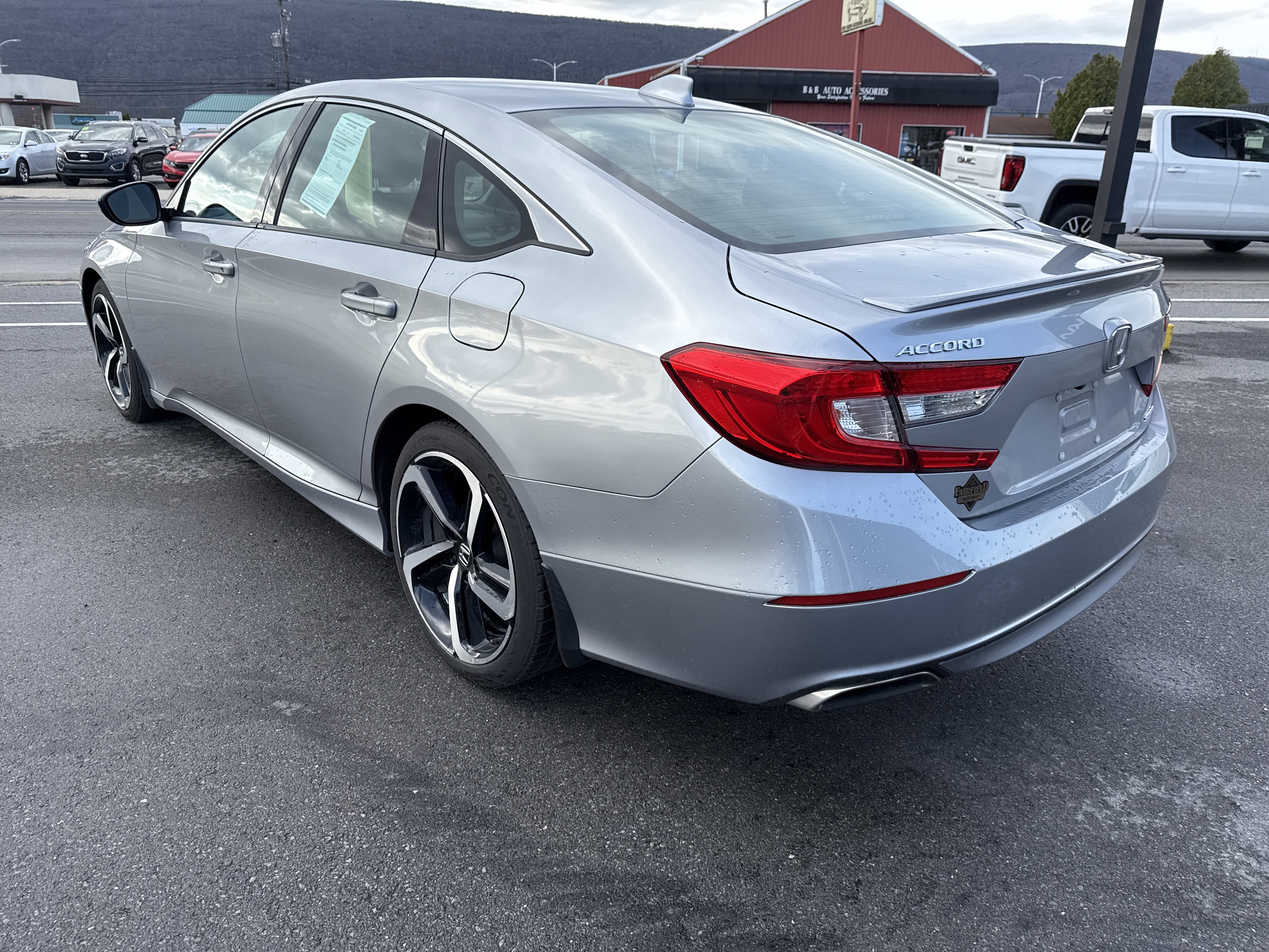 Used 2018 Honda Accord Sport image 6