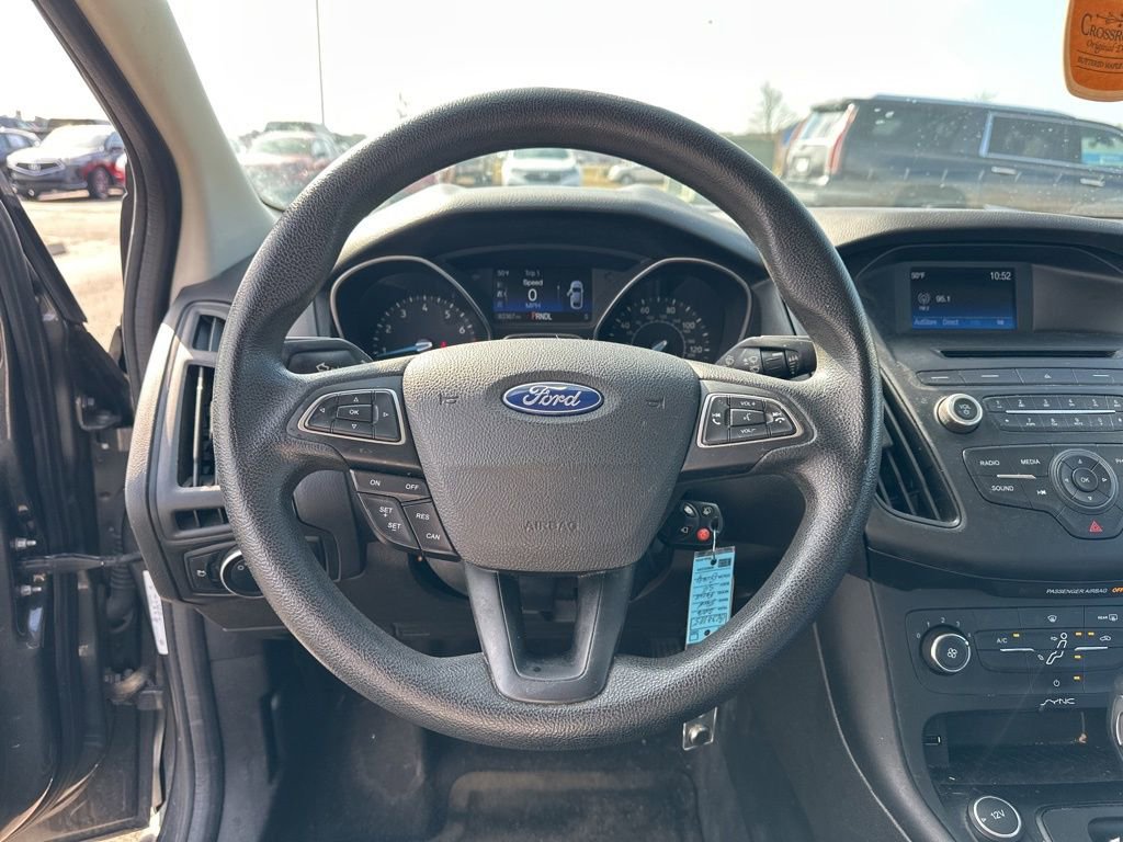 Used 2016 Ford Focus SE w/ Reverse Sensing Package image 20