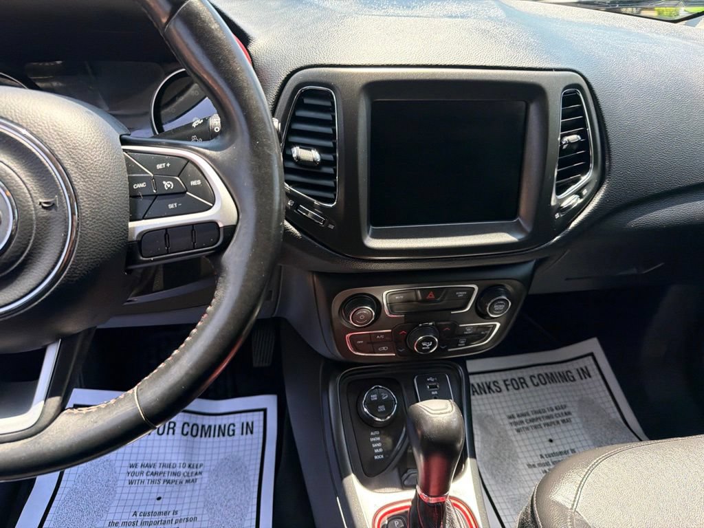 Used 2019 Jeep Compass Trailhawk w/ Leather Interior Group AWD/4WD image 25