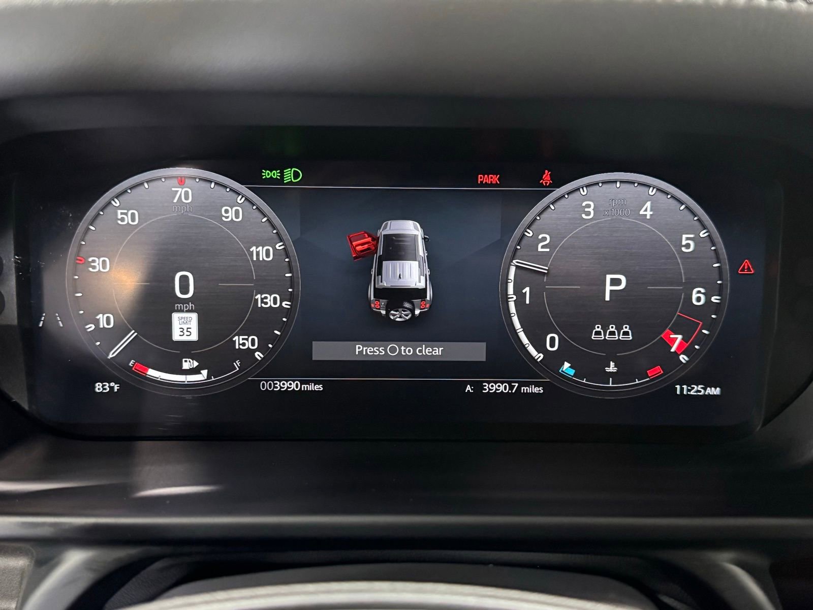 Used 2025 Land Rover Defender 110 X-Dynamic SE image 16