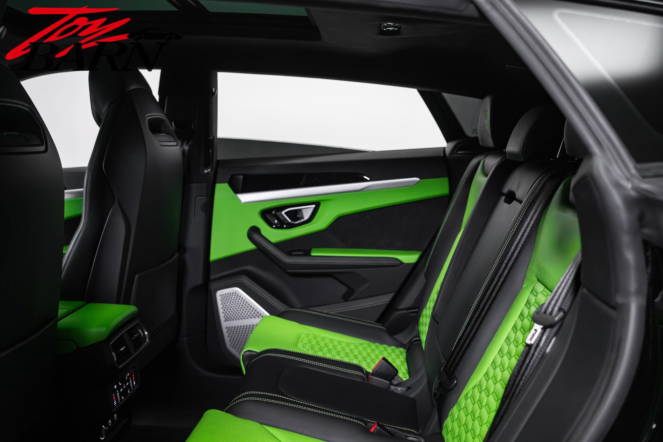 Used 2022 Lamborghini Urus AWD/4WD image 51