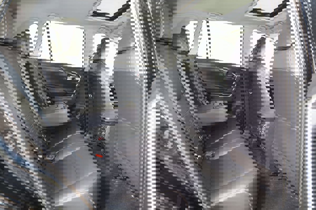 Used 2019 Toyota RAV4 XLE Premium image 13