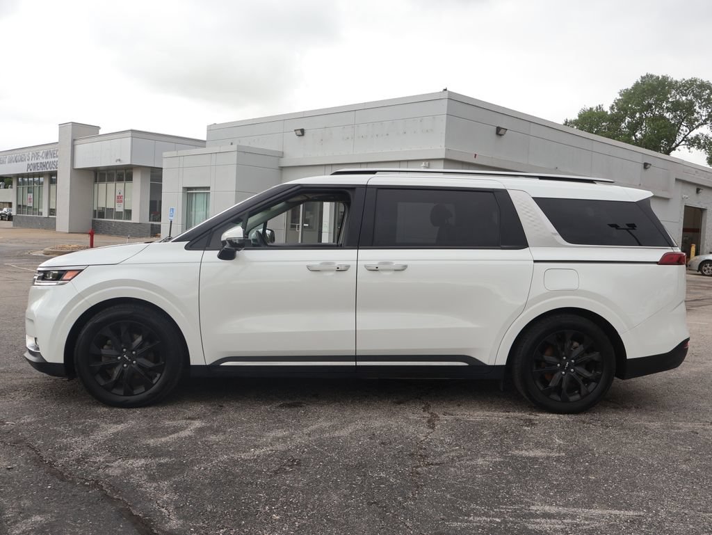 Certified 2024 Kia Carnival SX Prestige FWD image 4
