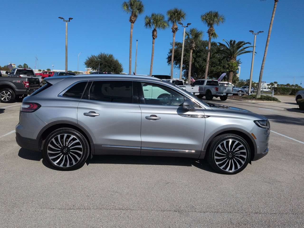 Certified 2023 Lincoln Nautilus Black Label w/ Class II Trailer Tow Package AWD/4WD image 4